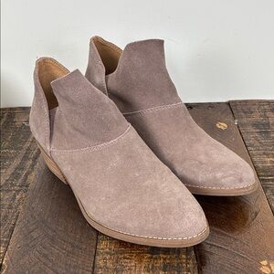 Lucky Brand Women’s 8 Taupe Suede Ankle Booties Fahmida Coastal Cowgirl